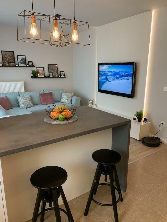 Modern Studio Coresi Apartamento Braşov Exterior foto