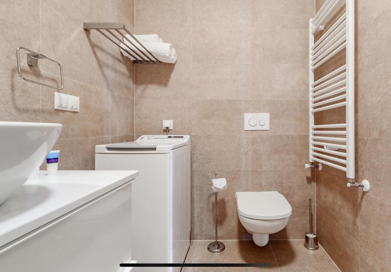 Modern Studio Coresi Apartamento Braşov Exterior foto